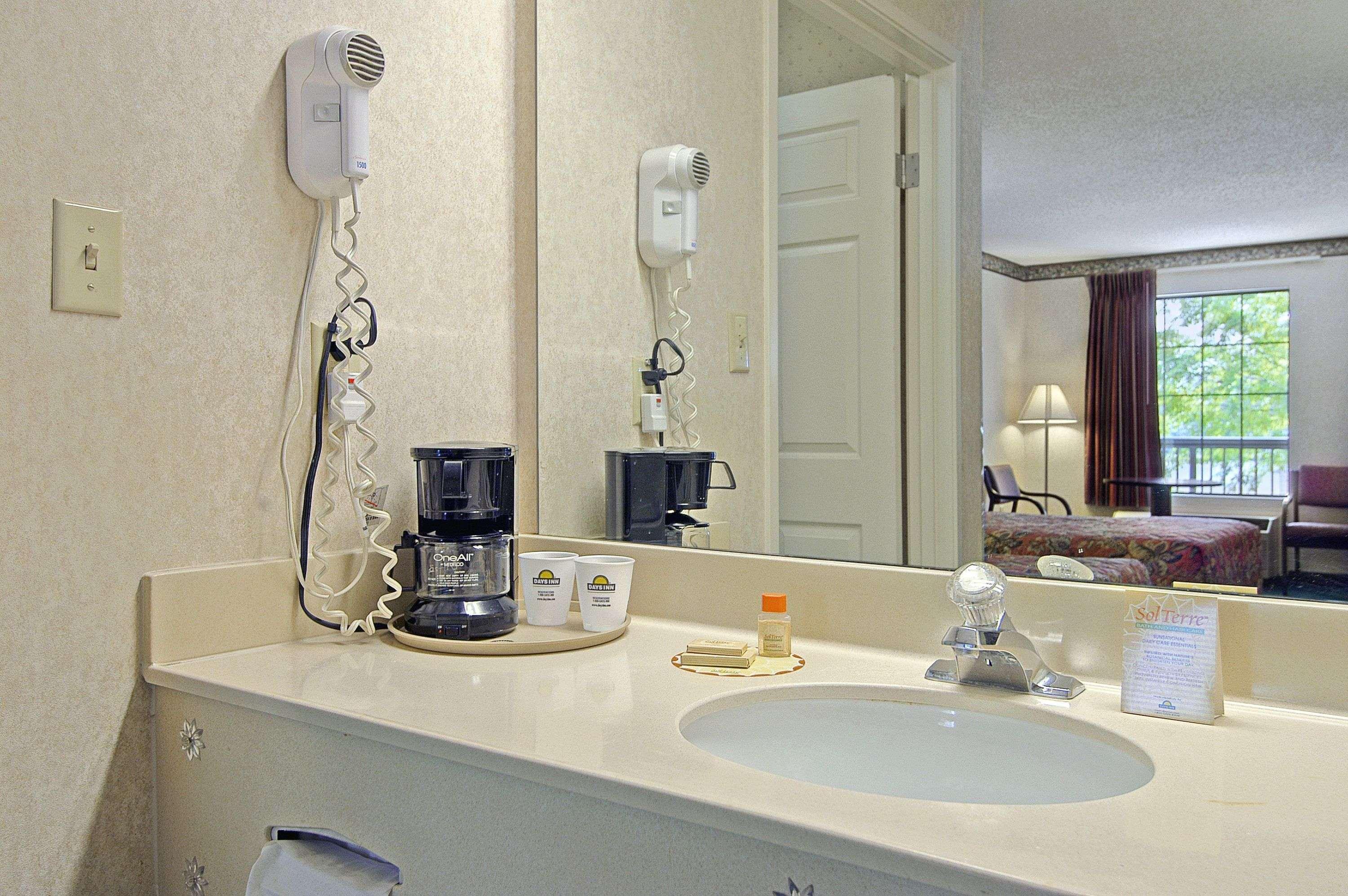 Days Inn & Suites By Wyndham Fort Valley Eksteriør billede
